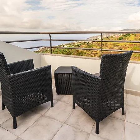 Ribeiro's House, New With Amazing Sunsets * Arco da Calheta (Madeira)