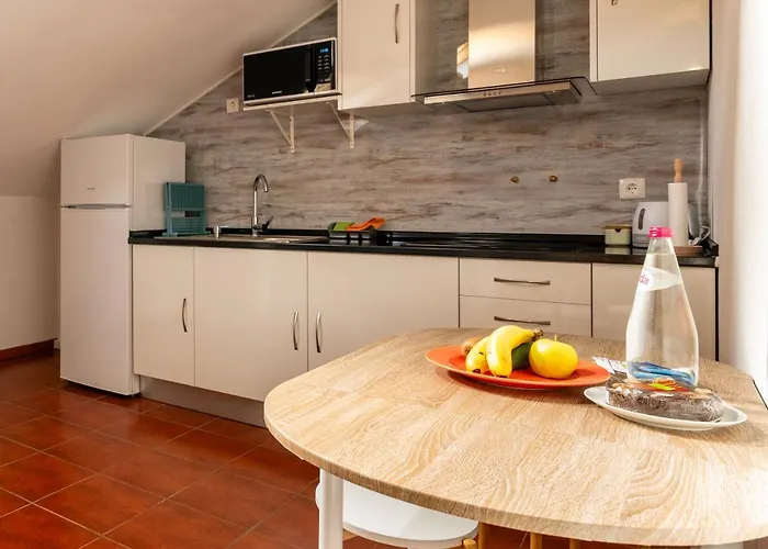 Ribeiro's House, New With Amazing Sunsets * Arco da Calheta (Madeira)