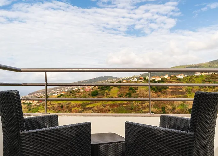 Ribeiro's House, New With Amazing Sunsets * Arco da Calheta (Madeira)